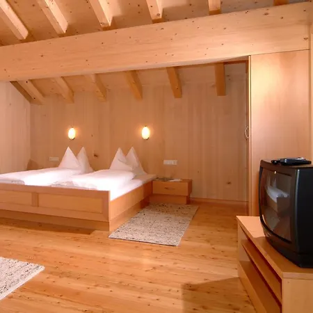 Hotel Haus Schatz *
